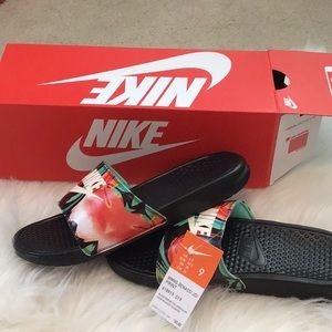 Nike women’s slide sandals